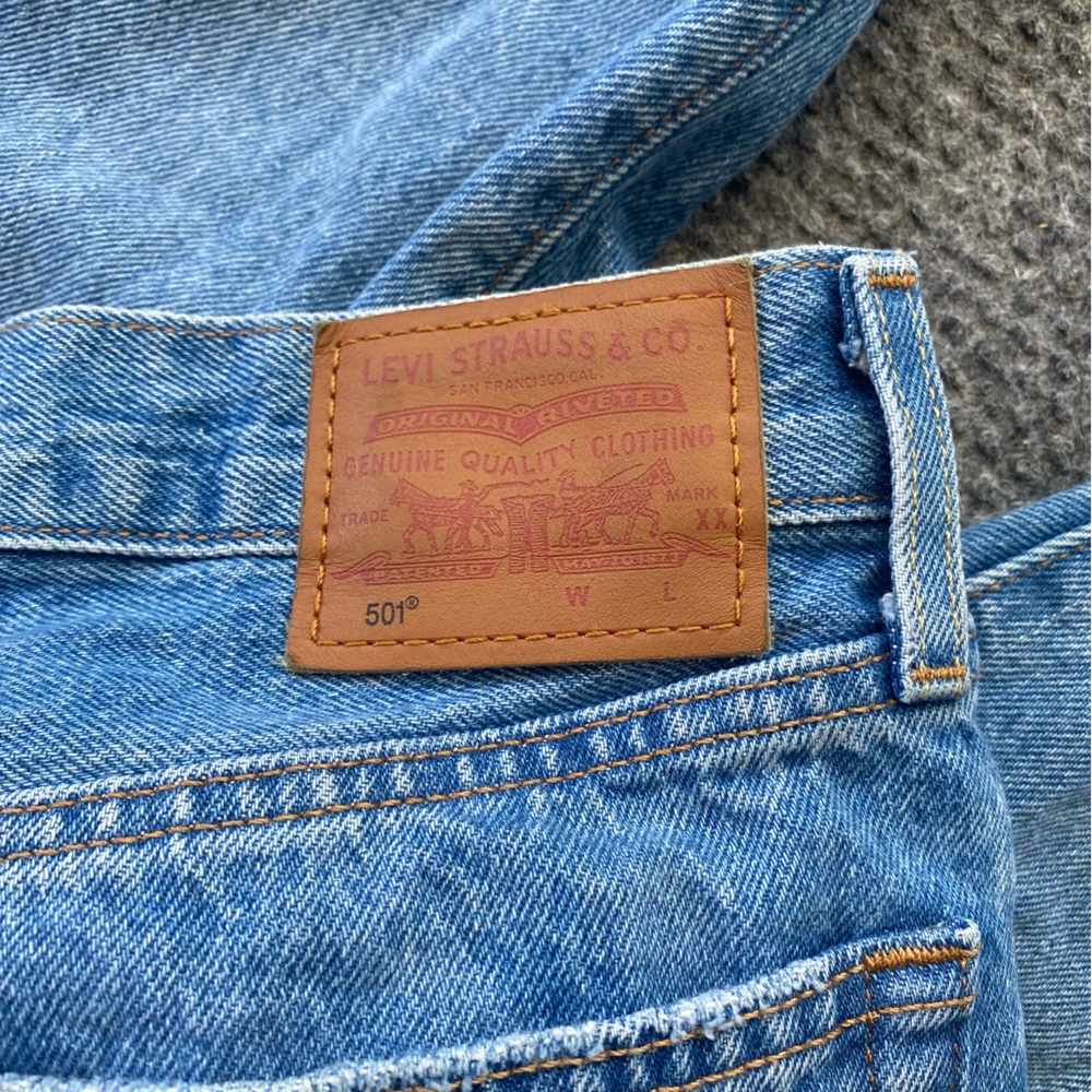Levi’s 501 100% cotton distressed jeans - Picture 2 of 5